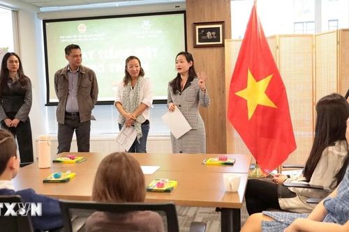 Tôn vinh tiếng Việt: Lan tỏa tình yêu tới các em nhỏ tại thành phố New York, Mỹ