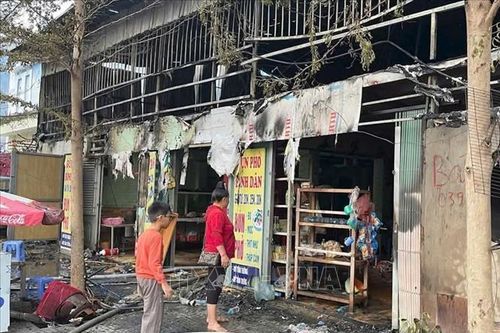 Hỏa hoạn thiêu rụi một quán ăn ở Sơn La