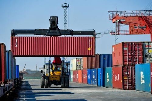 Sự bùng nổ xuất khẩu của Trung Quốc: Thách thức mới đối với các nền kinh tế đang phát triển