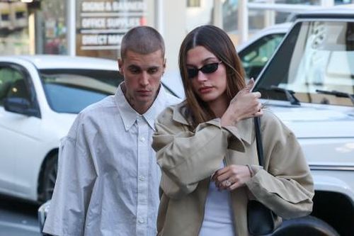Vợ người mẫu của Justin Bieber lại bị tố 'xấu tính' với Selena Gomez