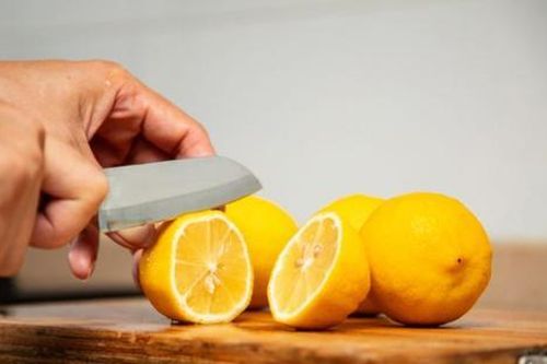 Ngại mặc áo sát nách vì thâm: Thử ngay 6 công thức ai cũng làm được!