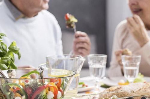 Một loại quả giúp người trên 65 tuổi cải thiện sức khỏe rõ rệt