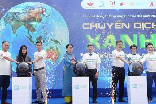 Hà Nội hưởng ứng Giờ Trái đất 2025: Chuyển dịch xanh- Tương lai xanh