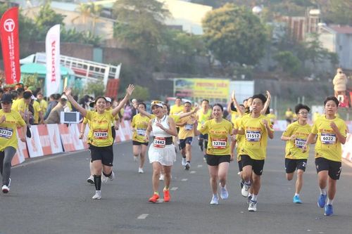 Hàng ngàn vận động viên tham gia Việt dã truyền thống Kpă Klơng lần thứ 45