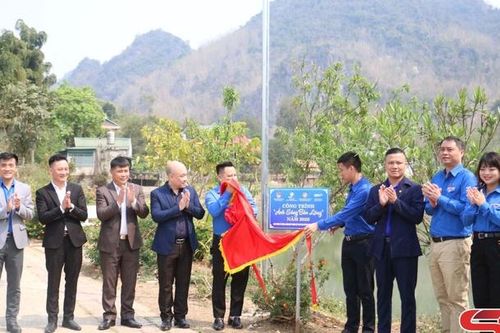 Ra quân Ngày cao điểm 'Tình nguyện xây dựng nông thôn mới' và 'Ngày Chủ nhật xanh'