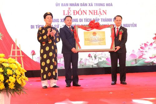 Chương Mỹ đón bằng xếp hạng di tích cấp thành phố