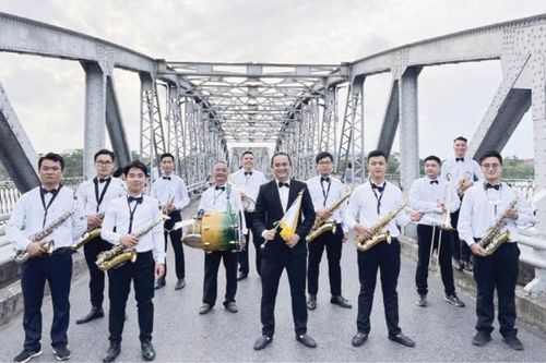 Người nghệ sĩ vẽ nên... âm thanh