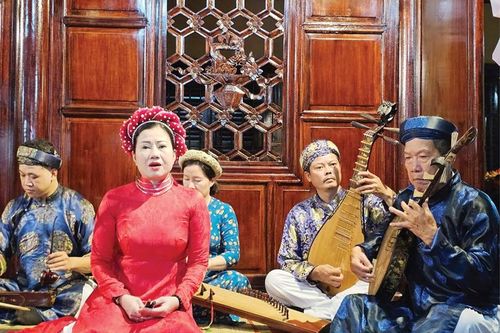 Thêm động lực cho văn nghệ sĩ