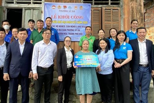 Khởi công sửa chữa và bàn giao nhà 'Đại đoàn kết' ở phường Vỹ Dạ