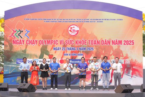 Sacombank tiếp lửa tinh thần thể thao cùng ngày chạy Olympic vì sức khỏe toàn dân 2025