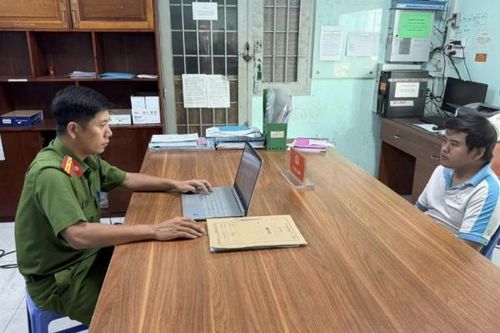 Mang tiền trả nợ rồi hoang báo bị 4 đối tượng đạp ngã xe cướp tài sản