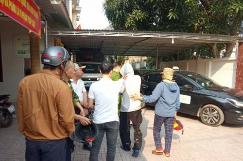 Kịp thời cứu nam thanh niên định 'gieo sầu' ở cầu Cửa Hội