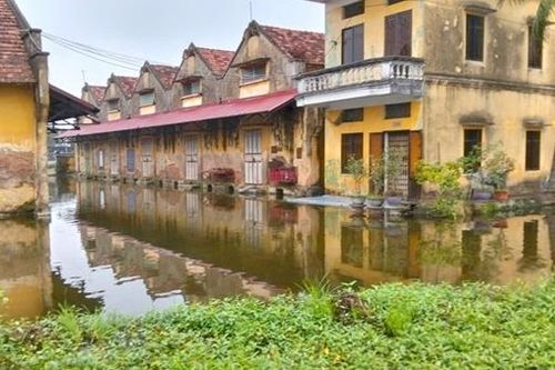 Kho dự trữ nhà nước ngập lâu ngày trong nước