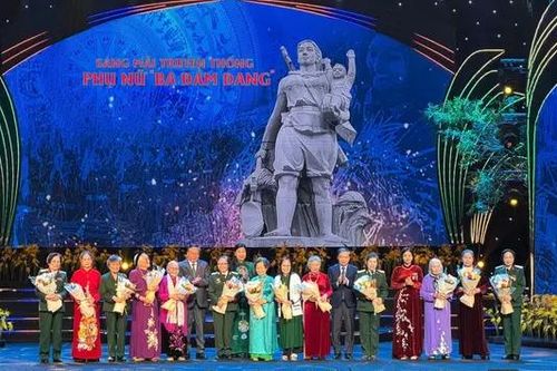 Giai điệu tự hào phòng trào phụ nữ 'Ba đảm đang'