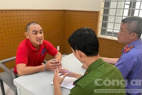 TPHCM: Bắt nhóm đối tượng 'nổi máu côn đồ' đập phá ôtô từ mâu thuẫn giao thông