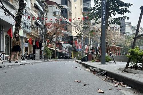 Phố đi bộ đầu tư gần 30 tỷ đồng ở Hà Nội đìu hiu ngày cuối tuần