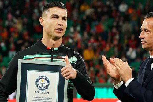 Ronaldo được trao thêm kỷ lục Guinness