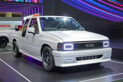 Ngắm chiếc bán tải hoài cổ Isuzu Dragon Max
