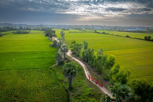 Độc đáo giải chạy băng đồng