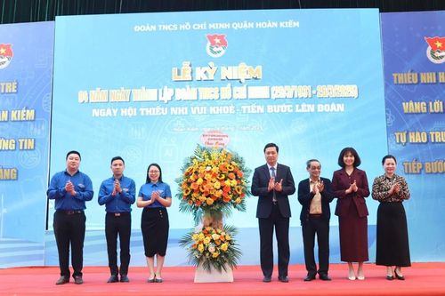 Tuổi trẻ quận Hoàn Kiếm tự hào, vững tin theo Đảng