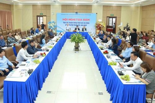 Báo chí góp phần xây dựng người Hà Nội thanh lịch, văn minh