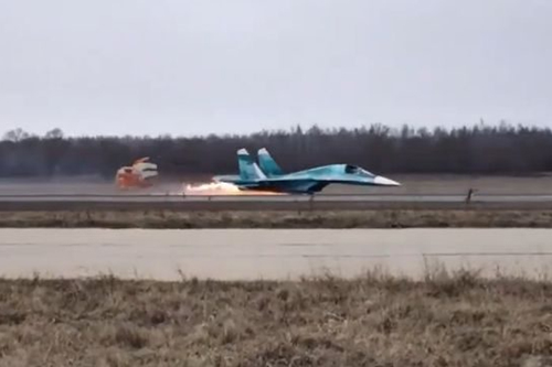 Quân sự thế giới hôm nay (24-3): Máy bay Su-34 của Nga hạ cánh bằng bụng