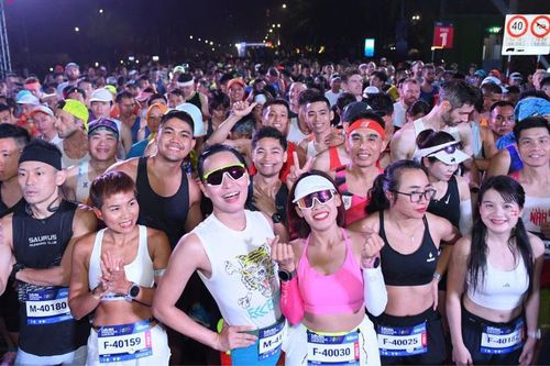 2 vận động viên Việt Nam chiến thắng cự ly 42km tại Danang International Marathon 2025