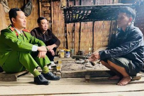 Người con của các bản làng