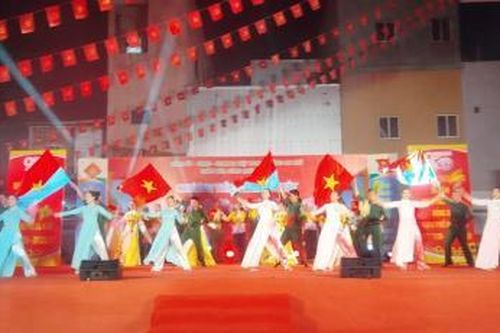 Chương trình nghệ thuật 'Tháng 3 lịch sử-Đà Nẵng Rồng bay hướng ra biển lớn'