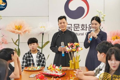 Nghệ nhân tò he kể chuyện giữ nghề giữa thời đại số