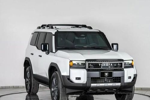 Chi tiết Toyota Land Cruiser Prado bản bọc thép