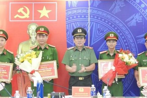 Liên tiếp phá án, nhiều đơn vị Công an được Chủ tịch TP Đà Nẵng khen thưởng