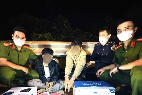 Bắt quả tang vụ vận chuyển 30.000 viên hồng phiến
