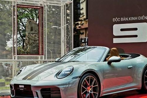 Chi tiết Porsche 911 Carrera bản mui trần mới tại Việt Nam