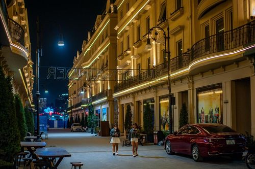 Vỡ mộng với phố đi bộ phong cách Anh quốc tại Hà Nội