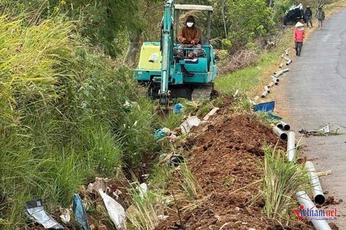 40 hộ dân góp tiền tỷ cứu cây cà phê sắp chết khát