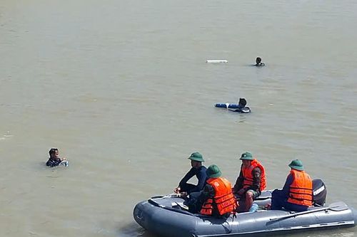 Vụ 2 thiếu nữ tử vong dưới sông: Tin nhắn cuối cùng gửi người mẹ