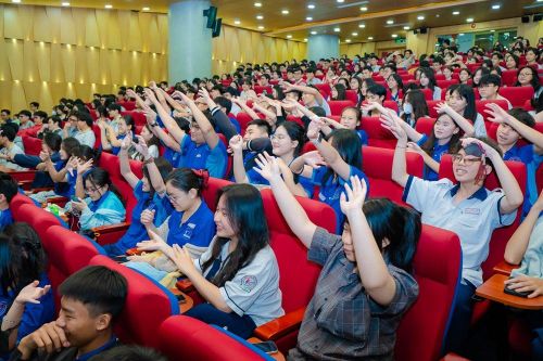 Khởi động Future Builder Fest 2025 với hơn 2.000 học sinh THPT