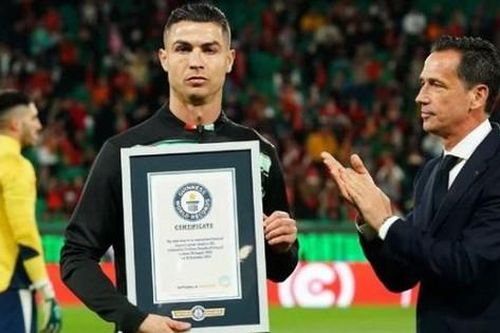 Ronaldo được trao kỷ lục Guinness