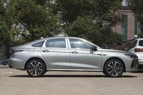 Xe sedan động cơ tăng áp, nội thất tiện nghi, giá hơn 410 triệu đồng, cạnh tranh cùng Honda Civic