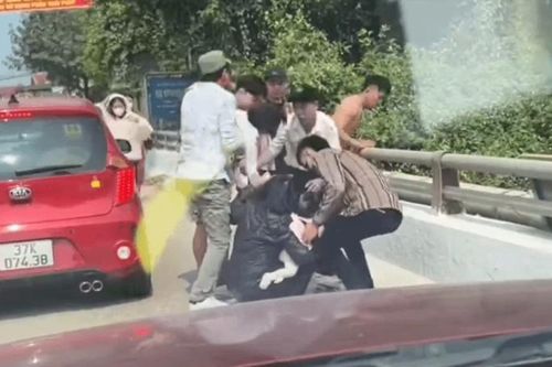 Chính quyền tiết lộ thêm chi tiết vụ người mẹ ôm 2 con định nhảy cầu ở Nghệ An