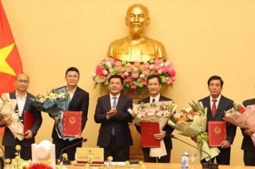 Nhân sự Trung ương: Bộ Công Thương điều động cán bộ