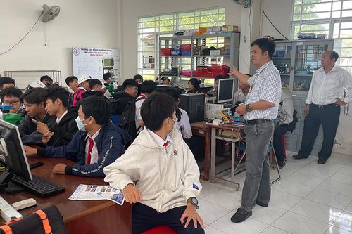 Sôi nổi các hoạt động tuyển sinh