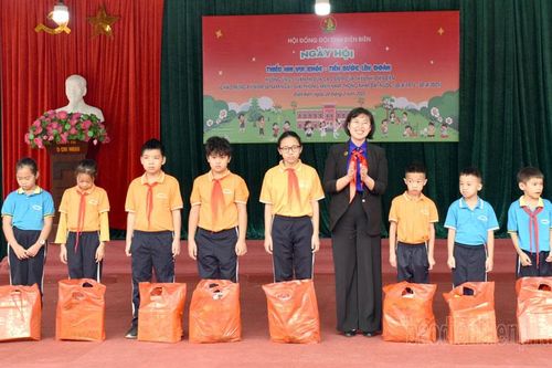 Ngày hội 'Thiếu nhi vui khỏe - Tiến bước lên Đoàn'