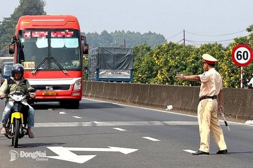 Đổi mới kiểm soát, kéo giảm tai nạn giao thông