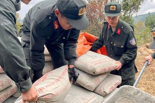 Thanh niên Công an tỉnh xung kích tình nguyện vì Nhân dân phục vụ