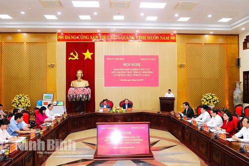Trao đổi kinh nghiệm công tác giữa Thường trực Tỉnh ủy Ninh Bình với Thường trực Tỉnh ủy Cà Mau