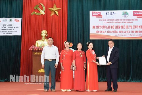 Ra mắt Câu lạc bộ Liên thế hệ tự giúp nhau thôn Văn Hà 2