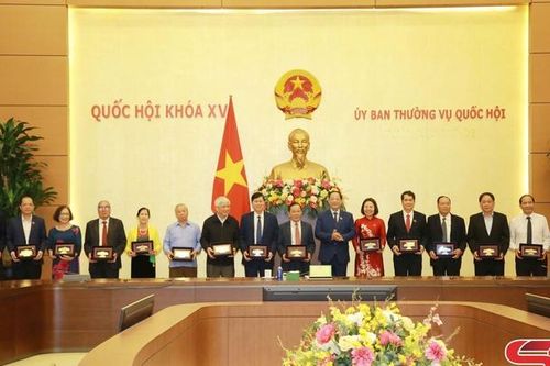 Phó Chủ tịch Quốc hội Trần Quang Phương gặp mặt Đoàn đại biểu Quốc hội tỉnh Sơn La