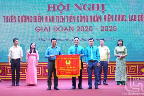 Tuyên dương điển hình tiên tiến là công nhân, viên chức, lao động